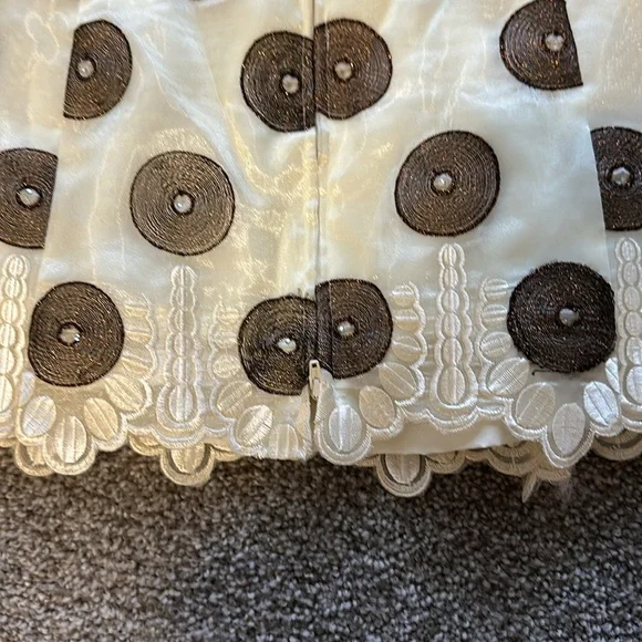 Vintage Bow, Pearl & Bronze Detail Top - Picture 6 of 12